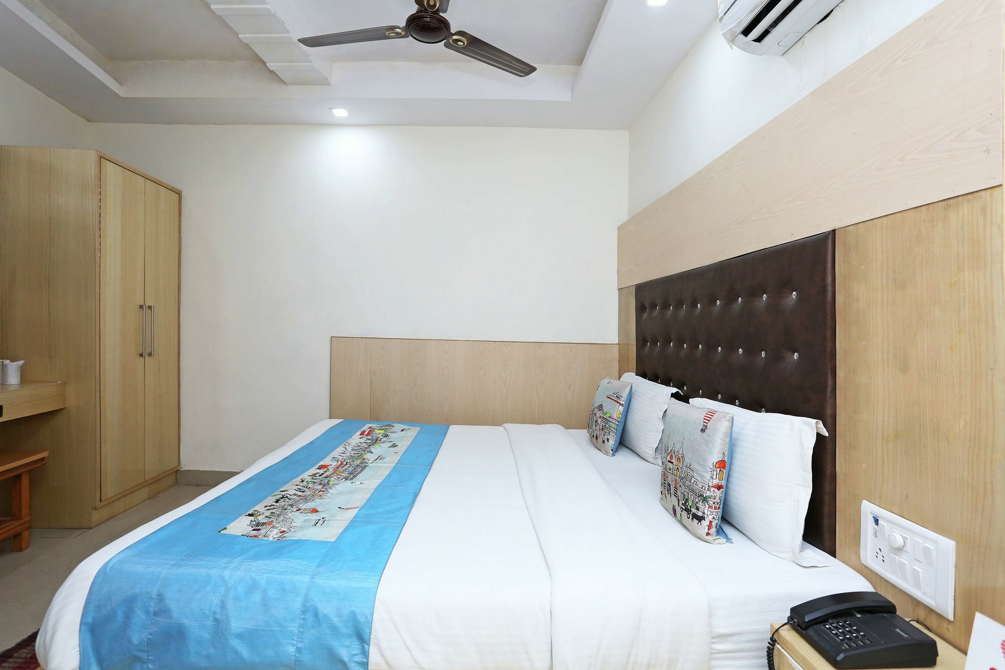 Oyo 9233 Hotel Cottage Lord Krishna Nova Deli Exterior foto
